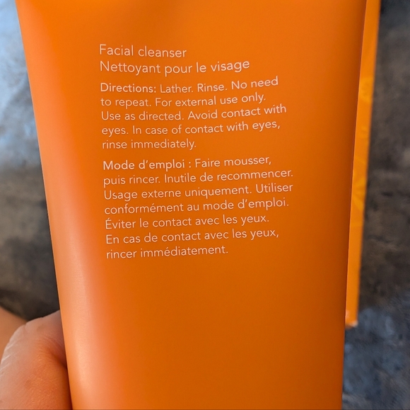 OLEHENRIKSEN Truth Juice Daily Cleanser 5 fl.oz. 150mL - Picture 12 of 14